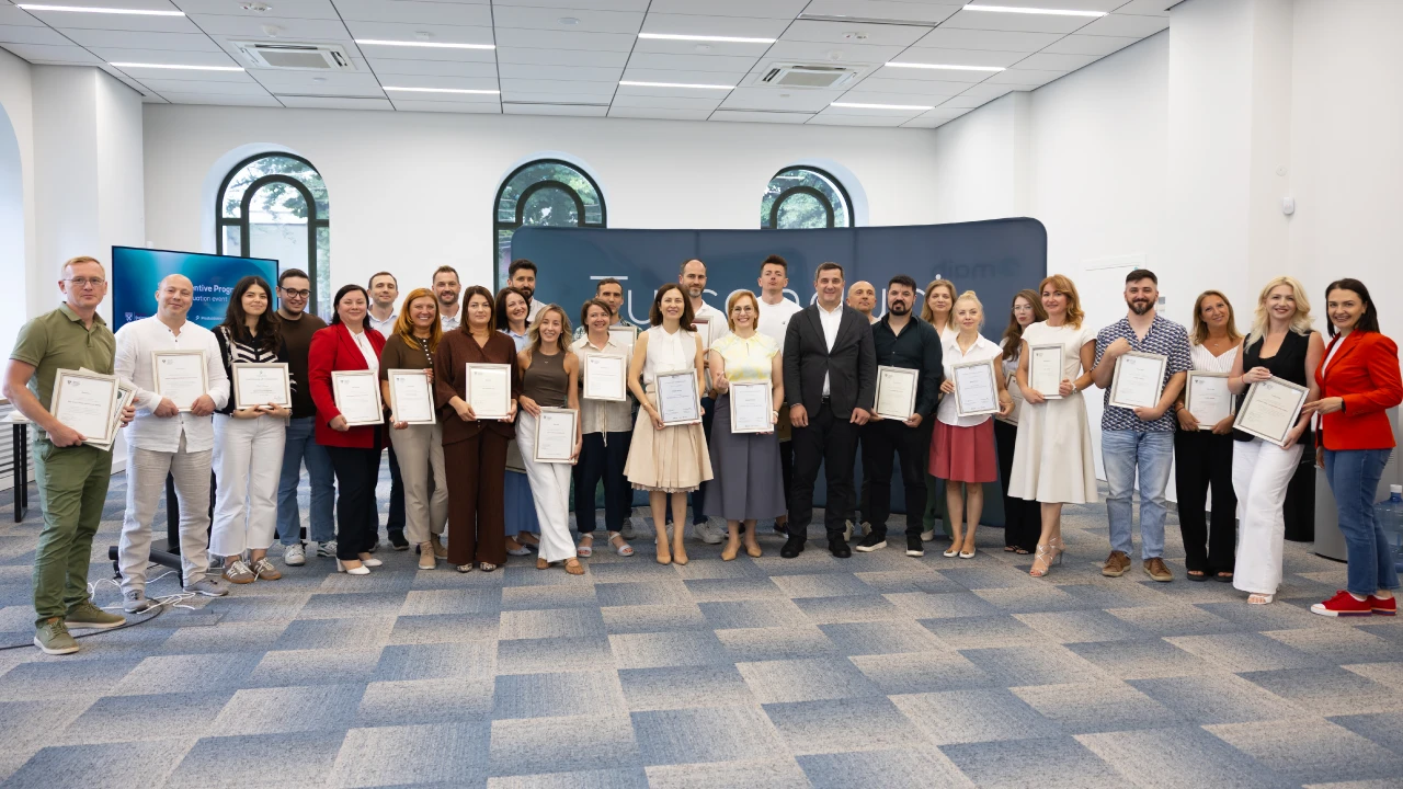 28 de oameni maib au absolvit programele unora dintre cele mai apreciate universități de business din lume
