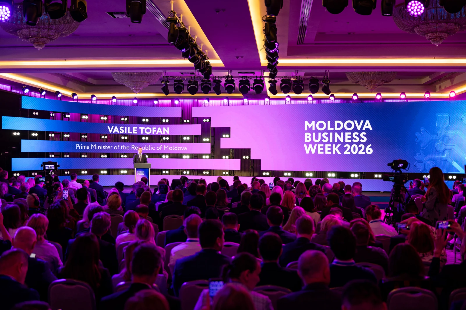 Prim-ministrul Vasile Tofan a îndemnat mediul de afaceri să investească în Moldova