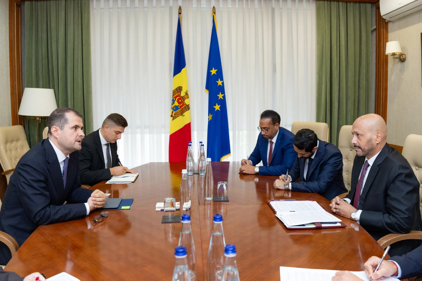 Moldova dorește să atragă investiții din Qatar în sectoarele energiei, agriculturii și IT-ului