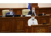 Parlamentul Moldovei a aprobat în primă lectură proiectul Legii bugetului de stat pe anul 2022 cu un deficit de 15 miliarde 136 milioane lei.