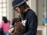 A avea un animal de companie valorează la fel de mult pentru starea noastră de bine precum a fi căsătorit - studiu
