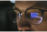 Врач оценила эффективность очков для защиты зрения при работе за компьютером