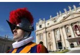 Gărzile elveţiene ale Vaticanului ar putea primi femei. Principala misiune a unităţii este de a-l proteja pe papă 