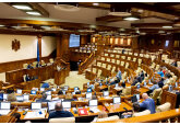Парламент Молдовы принял в первом чтении поправки в госбюджет на 2023 г., которые сокращают его доходы и расходы на 497,8 млн леев. 