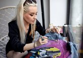 Scrisorile caligrafiate sunt din nou la modă. Lavinia Bejinariu: „O scrisoare caligrafiată poate ajunge până la 300 de lei”
