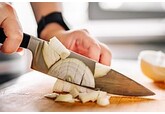Раскрыт научный секрет нарезки лука без слез