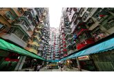 Unul dintre cele mai mari orașe din lume declară război „apartamentelor-sicriu”. Metropola se confruntă cu o criză a caselor