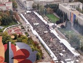 Peste 150 de mii de persoane din peste 30 de țări au participat la Ziua Națională a Vinului din Moldova, care s-a desfășurat în centrul Chișinăului în perioada 4-5 octombrie, cu un număr record de 106 companii vinicole participante