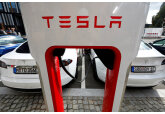 Илон Маск объединил спутниковый интернет и зарядку Tesla