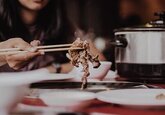В Израиле открылась первая в мире фабрика искусственного мяса
