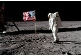 США захотели первыми занять территорию Луны