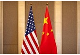 Китай стал меньше торговать с США и больше с Европой