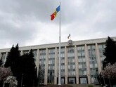 Cabinetul de Miniștri desfășoară o politică externă activă pentru a asigura cât mai multe facilități și protecție cetățenilor moldoveni din străinătate și, prin diverse stimulente și granturi pentru afaceri, susține întoarcerea acestora în țara natală