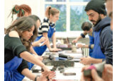 În inima Europei sindicatele cer angajatorilor salarii mai mari care să ţină pasul cu creşterea preţurilor. Vor da tonul în întreaga UE? Vor speria BCE? Angajatorii germani care se confruntă cu lipsă de forţă de muncă locală chiar şi după criza refugiaţilor cer înlesnirea accesului migranţilor la piaţa muncii
