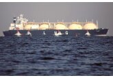 De ce americanilor, care pun piedici „salvatorului“ Nord Stream 2, le convine că în Europa şi în lume este o criză a gazelor: exporturile de gaze din SUA şi preţurile sunt la niveluri record. În doar trei ani, din 2017 până în 2019, livrările de gaze americane au crescut de aproape opt ori în volum, potrivit datelor Comisiei Europene