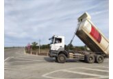 Manevra periculoasă a unui camion sub LEA-10 kV a condus la ruperea conductoarelor și o întrerupere neprogramată în rețea.  
