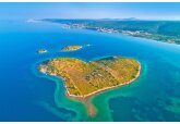 Cadoul perfect de Ziua Îndrăgostiţilor: Insula Galesnjak, din Croaţia, are formă de inimă şi preţuri care înţeapă inima 