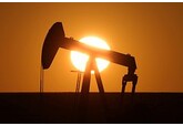 Страны ОПЕК+ договорились заметно нарастить нефтедобычу