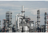 Франция назвала срок полного отказа от российских нефти и газа