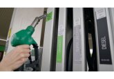 Fuel prices slowly falling in the UK as recession fears outweigh &#039;war premium&#039;