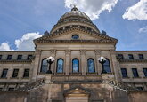 США потратят 250 миллиардов долларов на техническое противостояние с Китаем