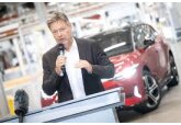 Guvernul german vrea să ajute Volkswagen, pentru ca grupul să nu închidă fabrici în ţară