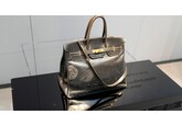 Bijuterii din colecția fostei soții a împăratului Bokassa I al Africii Centrale și o geantă Hermès care a aparținut Elenei Ceaușescu, în Licitația de Lux Artmark