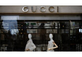 Uniunea Europeană a amendat Gucci și alte două branduri de lux pentru fixarea prețurilor