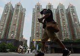 Criza de pe piaţa imobiliară chinezească ia proporţii şi riscă să zguduie pieţele globale. Sectorul imobiliar reprezintă aproximativ un sfert din economia chinezească şi constituie adesea un factor major în strategiile Beijingului