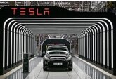 Владелец Tesla пожаловался на дорогой ремонт автомобиля