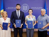 35 de organizații ale societății civile vor primi granturi în valoare de 87 mii euro pentru izolarea termică a clădirilor, modernizarea sistemelor de încălzire, instalarea  panourilor fotoelectrice și iluminat cu LED 