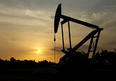 Страны ОПЕК+ согласились повысить добычу нефти