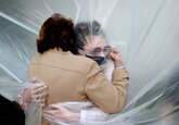 Ученые рассказали о пользе объятий