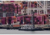 В Китае обвинили США в попытке оторвать Пекин от мировой торговли