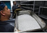 Серебро подорожало до максимума за 14 лет