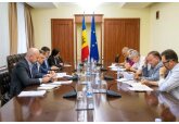 Fermierii moldoveni pledează pentru extinderea programului de rambursare a TVA și a gamei de beneficiari ai acestuia, precum și pentru solicitarea unor compensații de cel puțin 3.000 de lei pentru 1 ha de culturi cerealiere din prima grupă. 