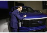 CEO-ul Ford spune că taxele vamale anunțate de Trump au provocat „haos” în industria auto americană