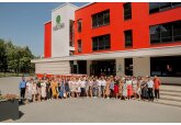 Părinții și copiii sunt invitați la un tur de prezentare a singurei Școli Cambridge din Moldova