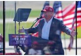 Трамп пригрозил миру последствиями за уход от долларов