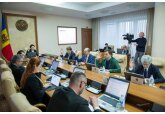 Правительство попросит парламент снова продлить чрезвычайное положение на всей территории страны еще на 60 дней, начиная с 6 декабря.