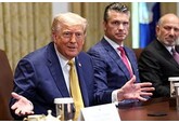 Трамп назвал угрозу для США от потери долларом роли мировой резервной валюты