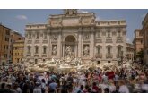 Roma vrea taxă pentru Fontana di Trevi, în lupta cu turismul excesiv și lipsa de respect a turiștilor: „Mănâncă înghețată sau pizza pe un monument care merită respect”