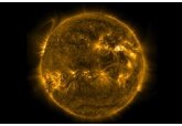 На Солнце зафиксирована сильнейшая за шесть лет вспышка. Чем она грозит людям?