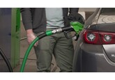 AEI: România devine un caz atipic în Europa. Petrolul se ieftineşte, iar carburanţii se scumpesc. Explicația specialiștilor