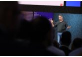 Miliardarul care conduce Oracle visează la un viitor în care supravegherea în masă va fi asigurată de A.I. și toată lumea se va comporta „cât mai frumos”
