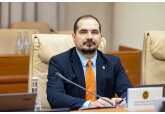 Salariul mediu lunar prognozat pe economie în anul 2025 va fi de 16.100 lei, cu 17,5% mai mare decât în anul curent