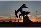 Крупнейший импортер нефти снизит ее закупки