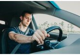 Пьяное состояние и недосып при вождении автомобиля приравняли