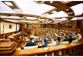 The Moldovan parliament has approved in the first reading draft laws on attracting $438.68 million in external state loans from the IMF under a new program to finance the state budget.
