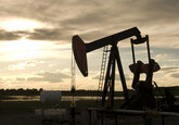Ce înseamnă ca uriaşii să-şi pună pofta-n cui: petrolul s-a ieftinit, iar preţul fierului a dat înapoi